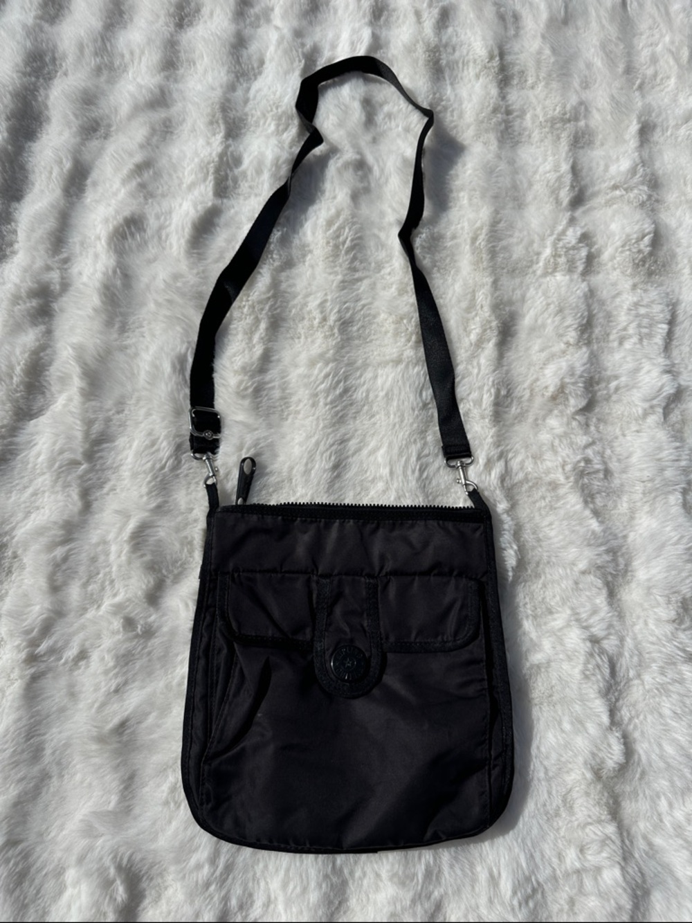 Kipling grilla girlz black crossbody purse multiple pockets adjustable strap